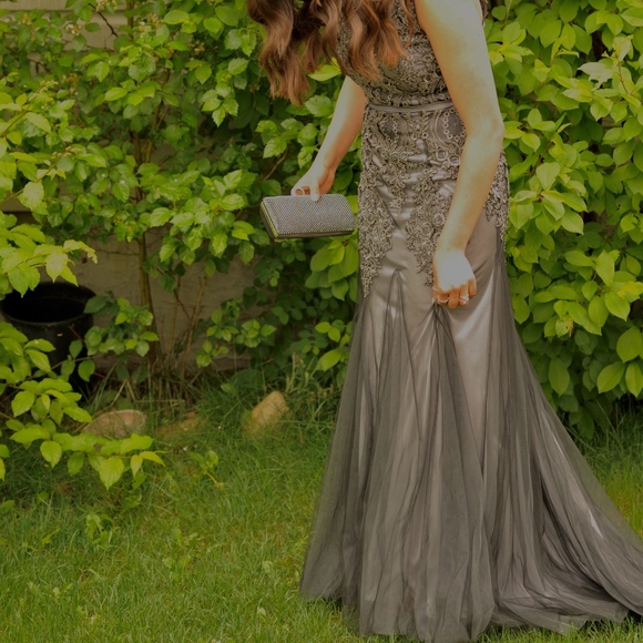 FORMAL DRESS - Picture 2 of 2